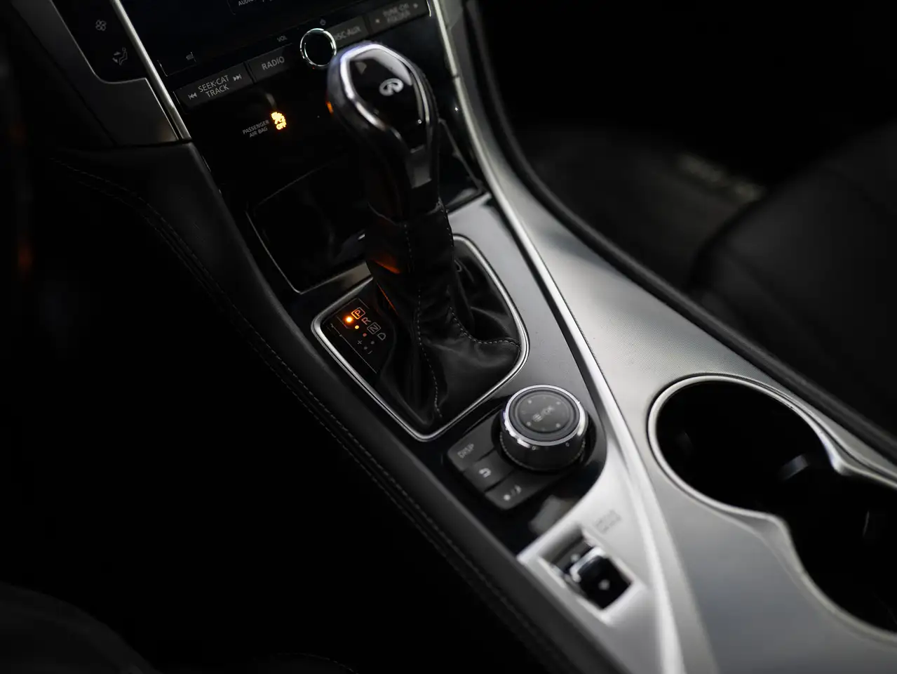 Infiniti Q60 fotografie Infiniti Q60