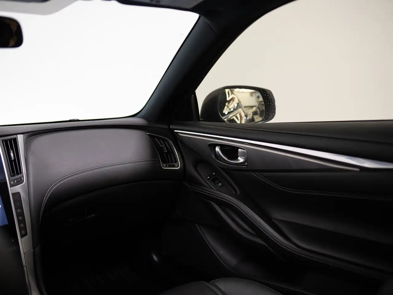 Infiniti Q60 fotografie Infiniti Q60