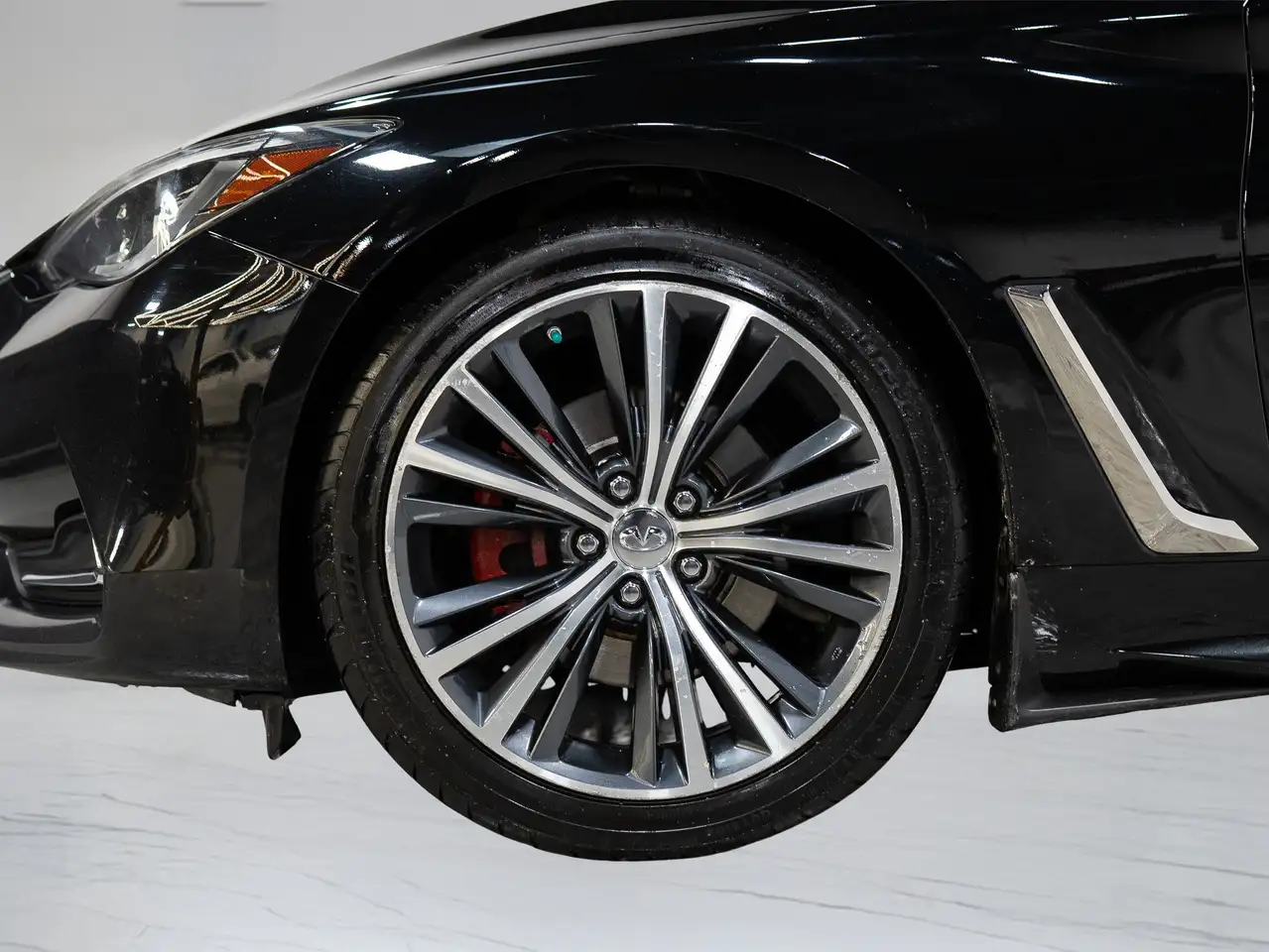 Infiniti Q60 fotografie Infiniti Q60