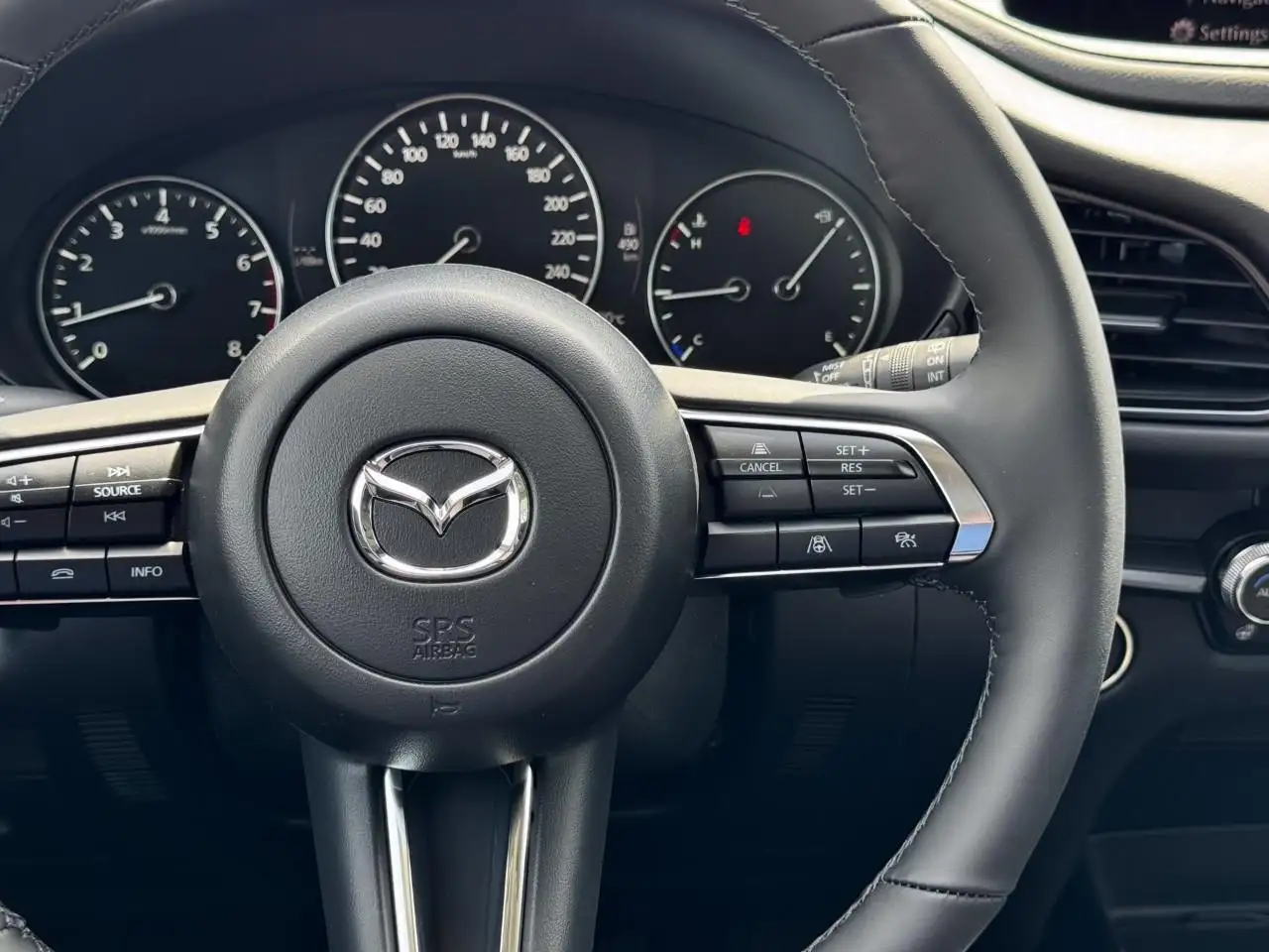 Mazda CX-30 photo Mazda CX-30