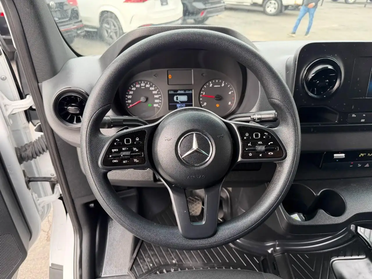 Mercedes-Benz Sprinter снимка Mercedes-Benz Sprinter