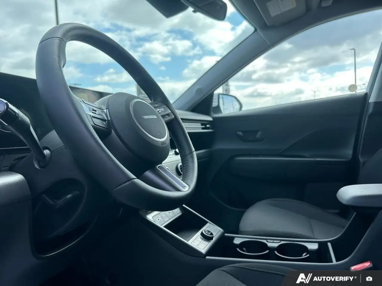 Hyundai KONA снимка Hyundai KONA