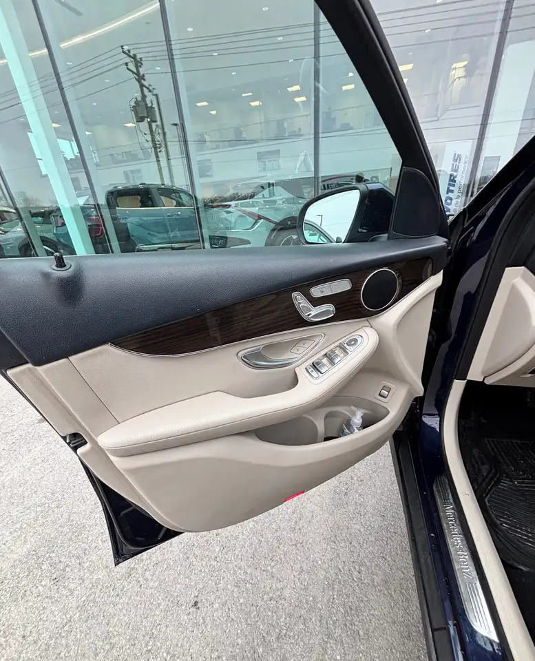 Mercedes-Benz GLC снимка Mercedes-Benz GLC