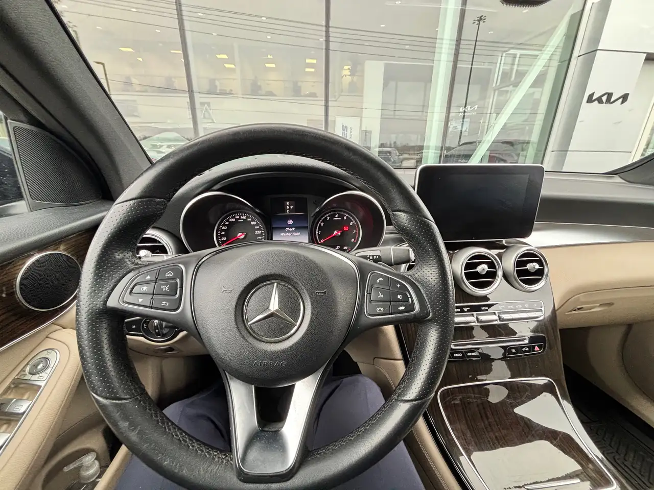 Mercedes-Benz GLC снимка Mercedes-Benz GLC