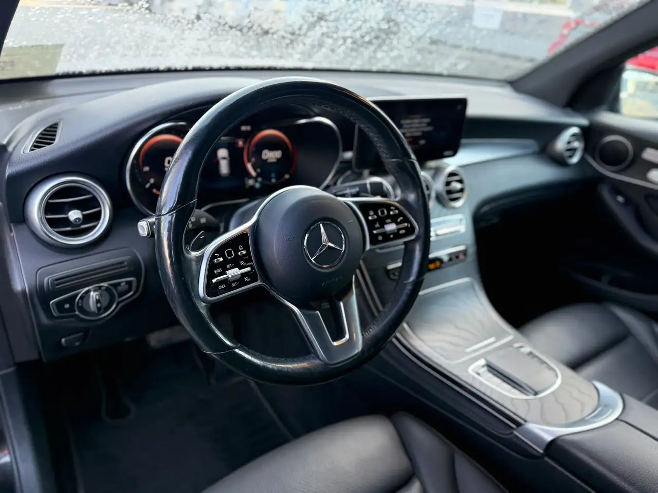 Mercedes-Benz GLC снимка Mercedes-Benz GLC