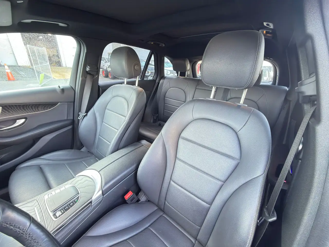 Mercedes-Benz GLC снимка Mercedes-Benz GLC