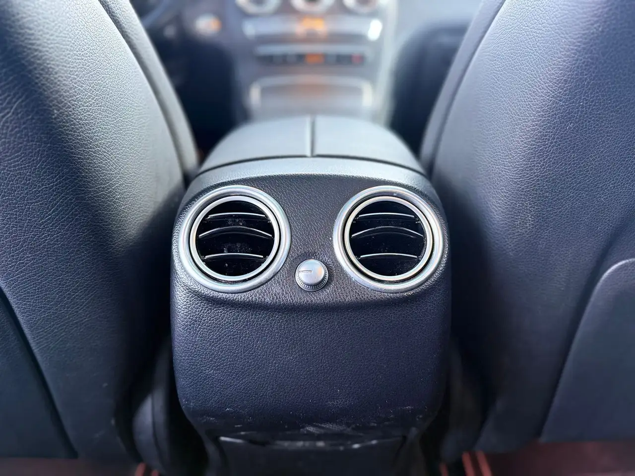 Mercedes-Benz GLC снимка Mercedes-Benz GLC