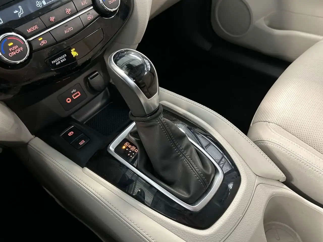 Nissan Qashqai снимка Nissan Qashqai