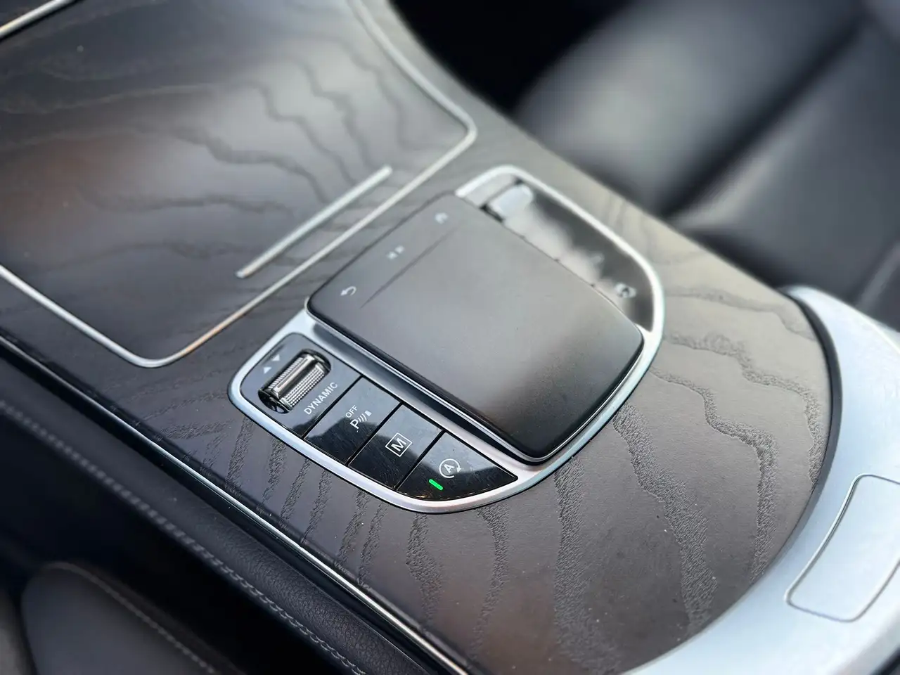 Mercedes-Benz GLC снимка Mercedes-Benz GLC