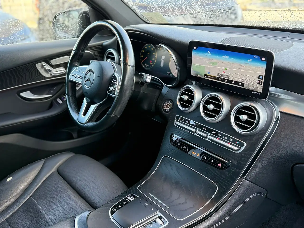 Mercedes-Benz GLC снимка Mercedes-Benz GLC