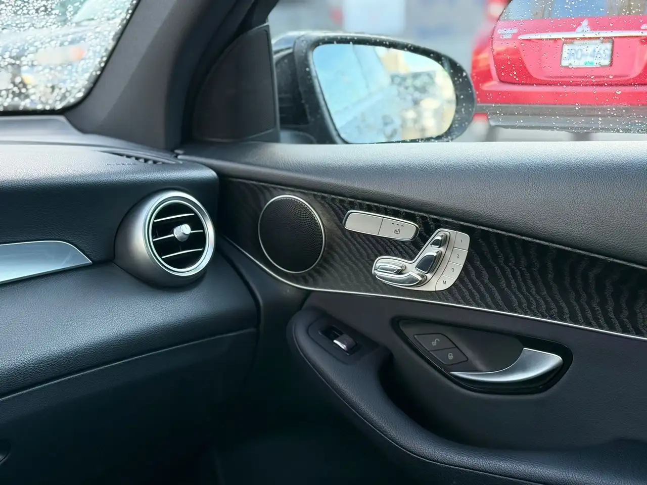 Mercedes-Benz GLC снимка Mercedes-Benz GLC