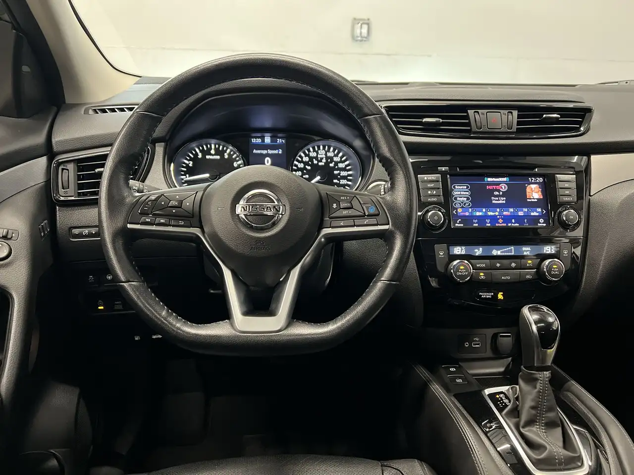 Nissan Qashqai снимка Nissan Qashqai