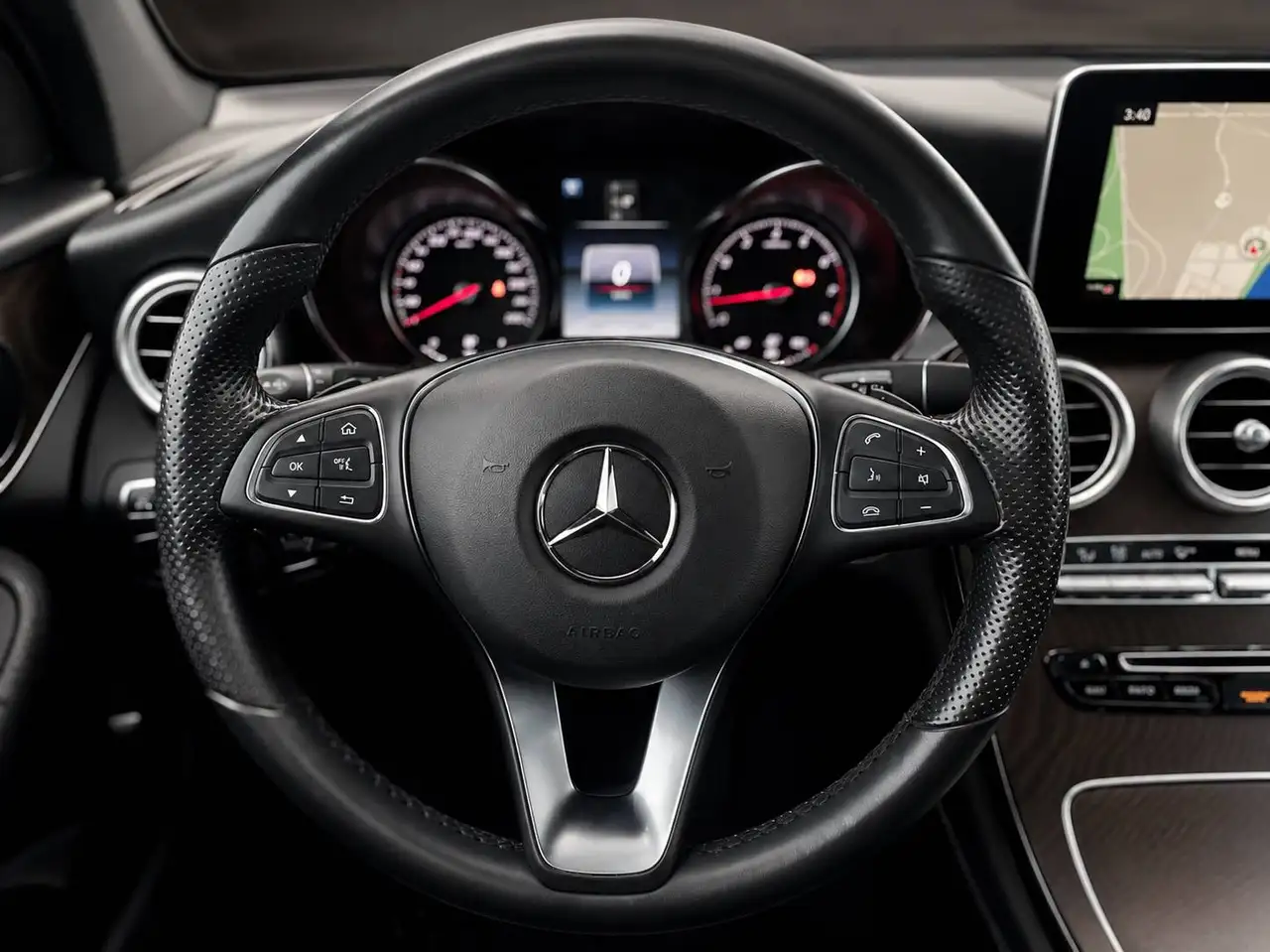 Mercedes-Benz GLC снимка Mercedes-Benz GLC