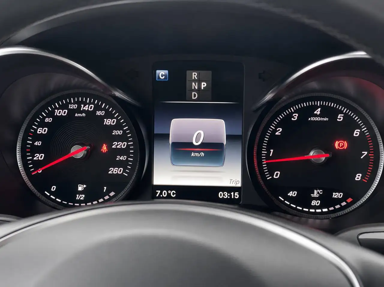 Mercedes-Benz GLC снимка Mercedes-Benz GLC