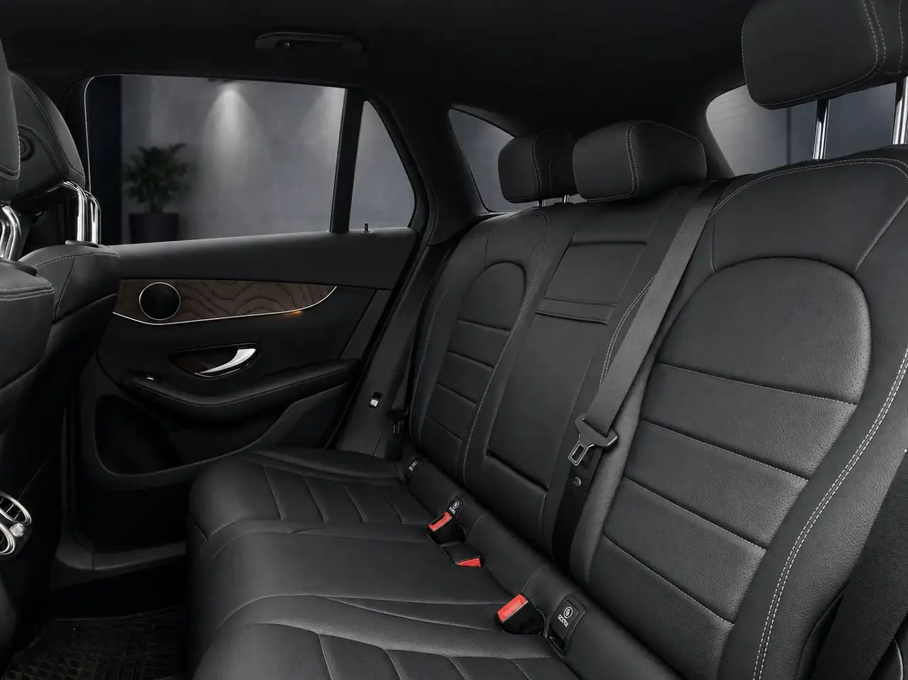 Mercedes-Benz GLC снимка Mercedes-Benz GLC