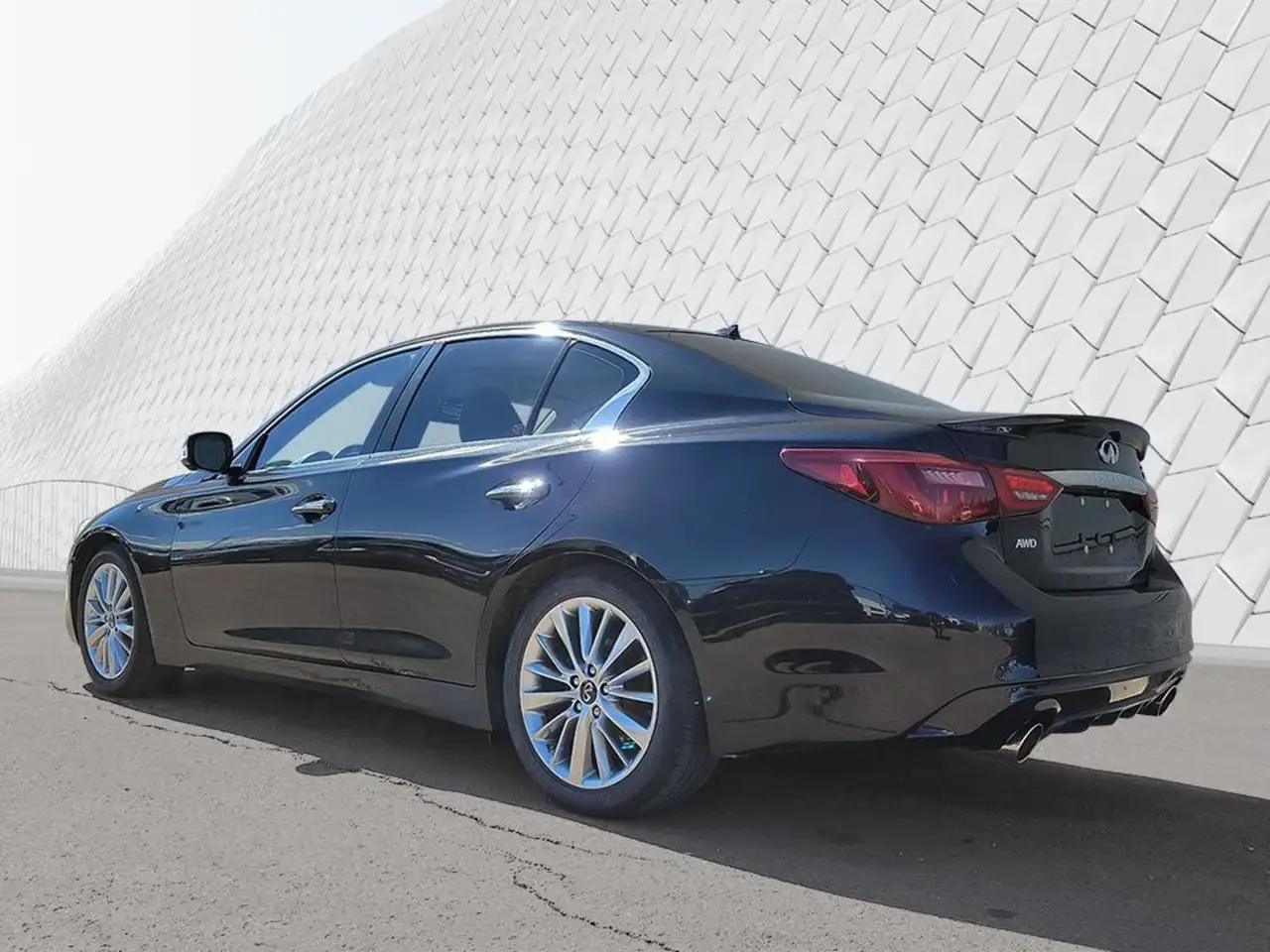 Infiniti Q50 снимка Infiniti Q50