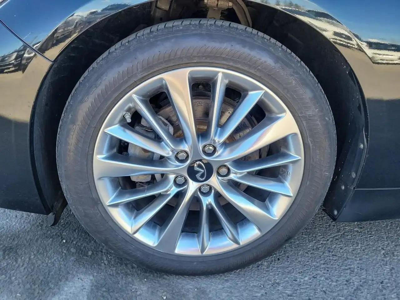 Infiniti Q50 снимка Infiniti Q50