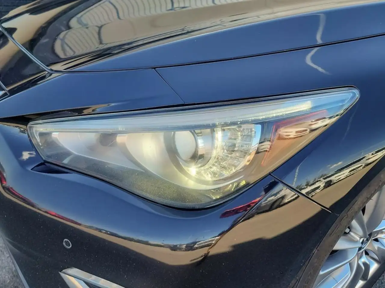 Infiniti Q50 снимка Infiniti Q50