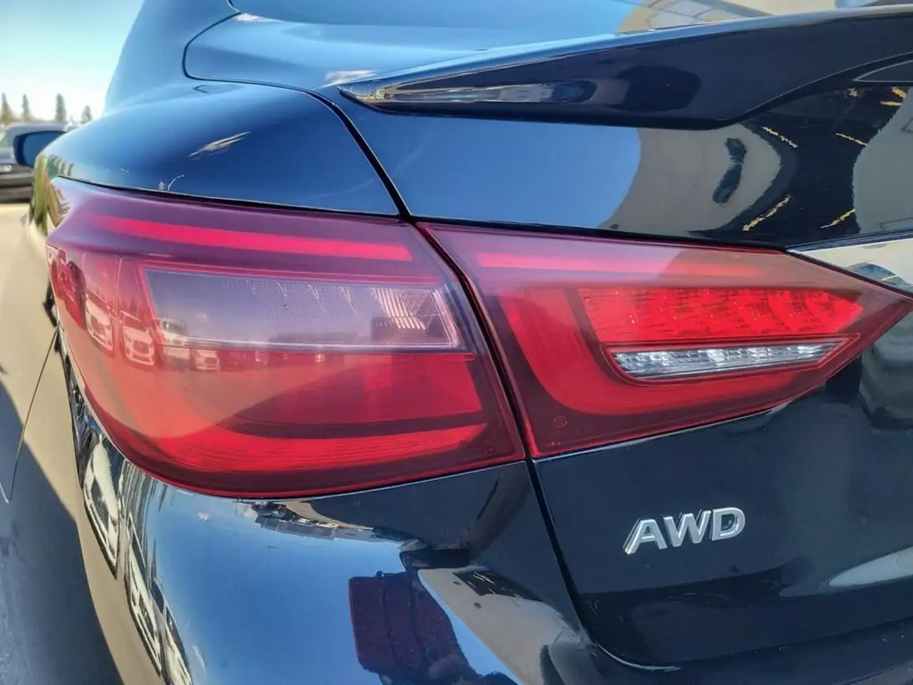 Infiniti Q50 снимка Infiniti Q50
