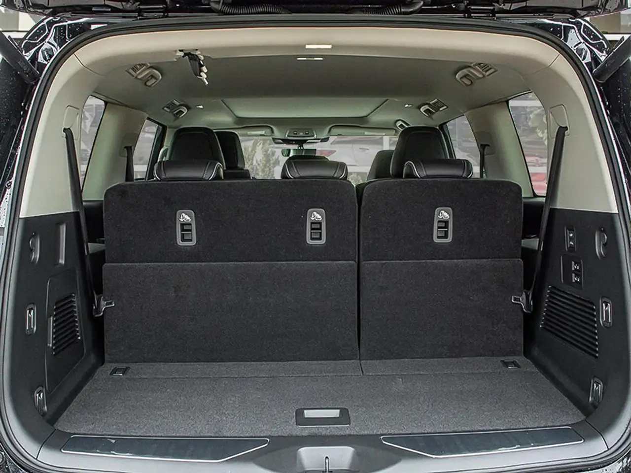 Infiniti QX80 fotografie Infiniti QX80