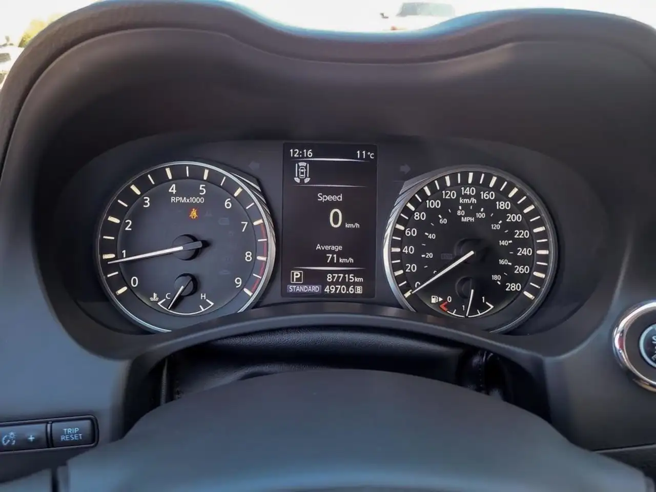 Infiniti Q50 снимка Infiniti Q50