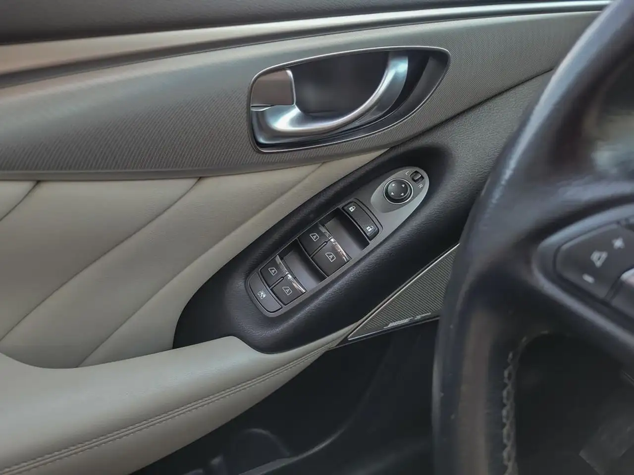 Infiniti Q50 снимка Infiniti Q50