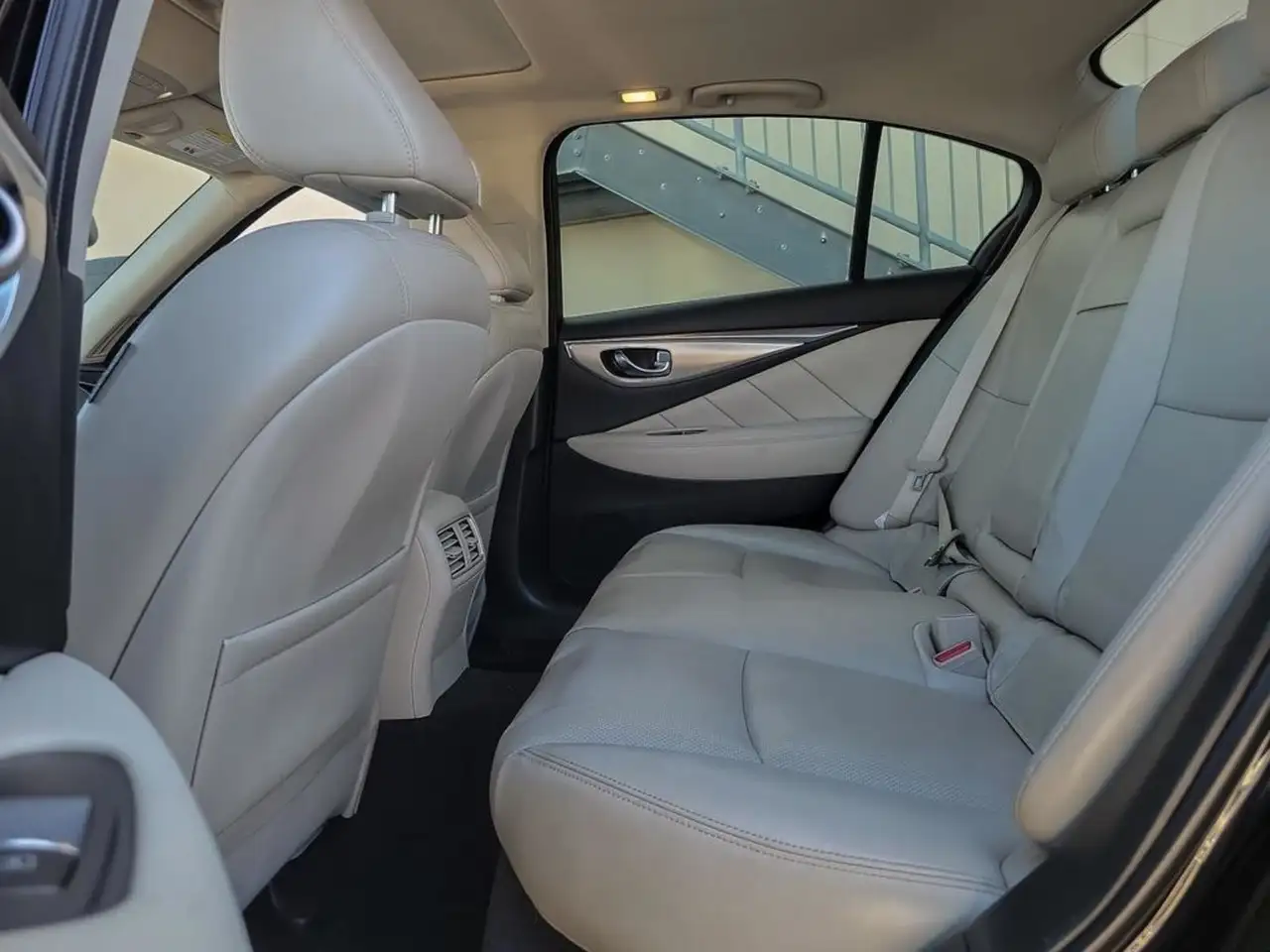 Infiniti Q50 снимка Infiniti Q50