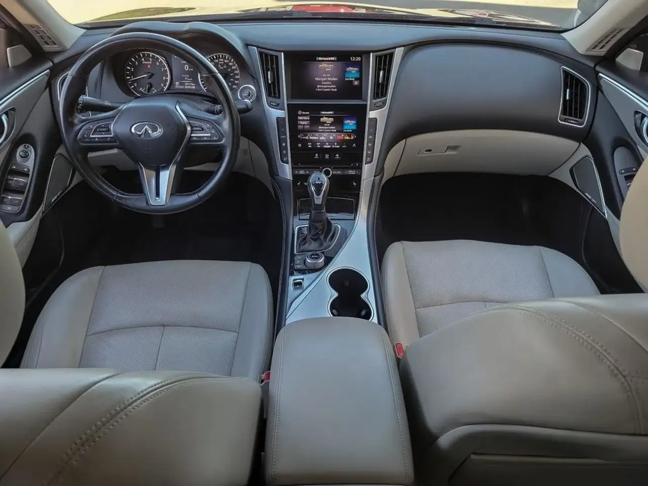 Infiniti Q50 снимка Infiniti Q50