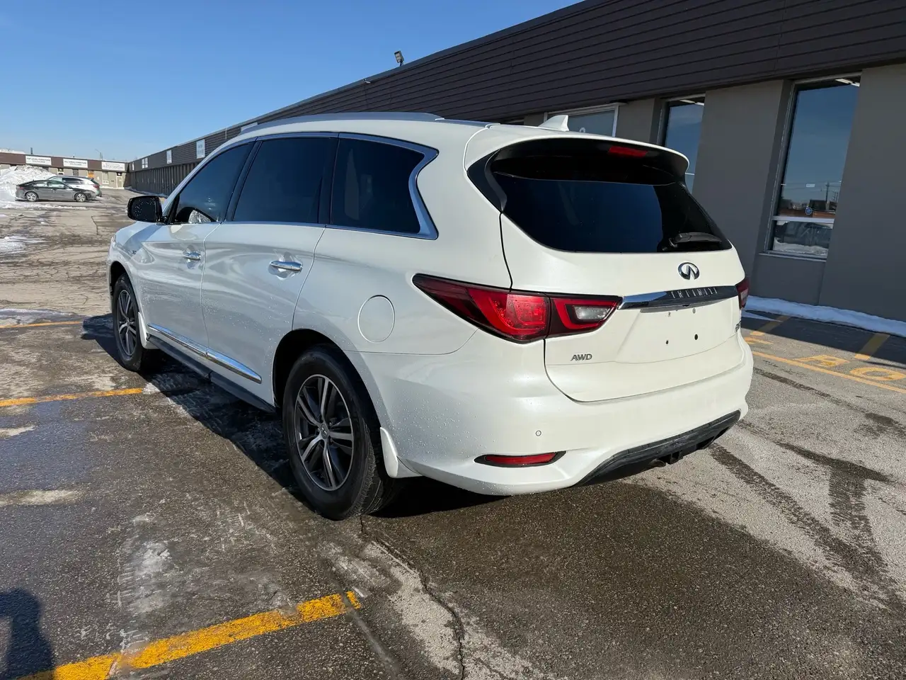 Infiniti QX60 снимка Infiniti QX60