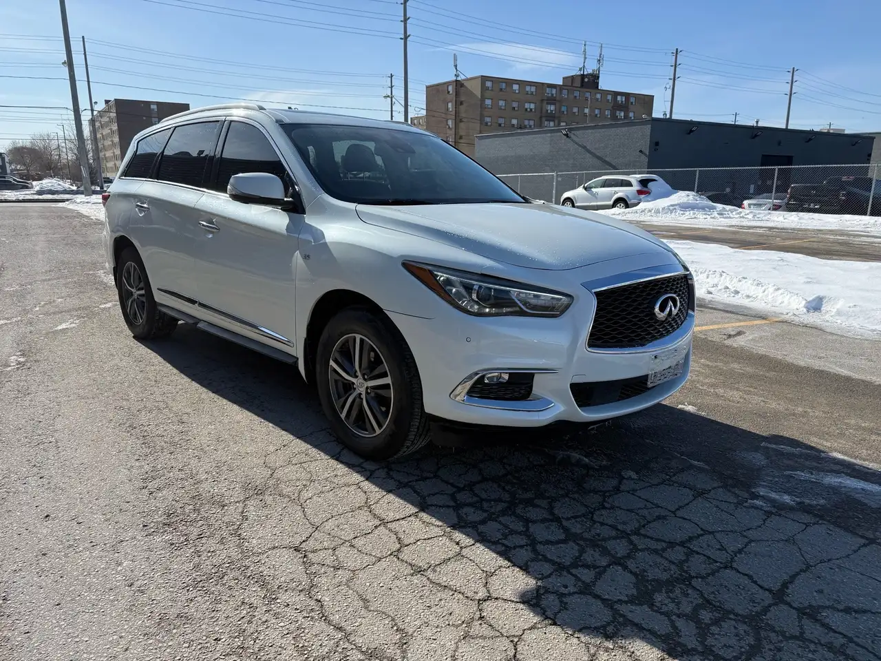 Infiniti QX60 снимка Infiniti QX60