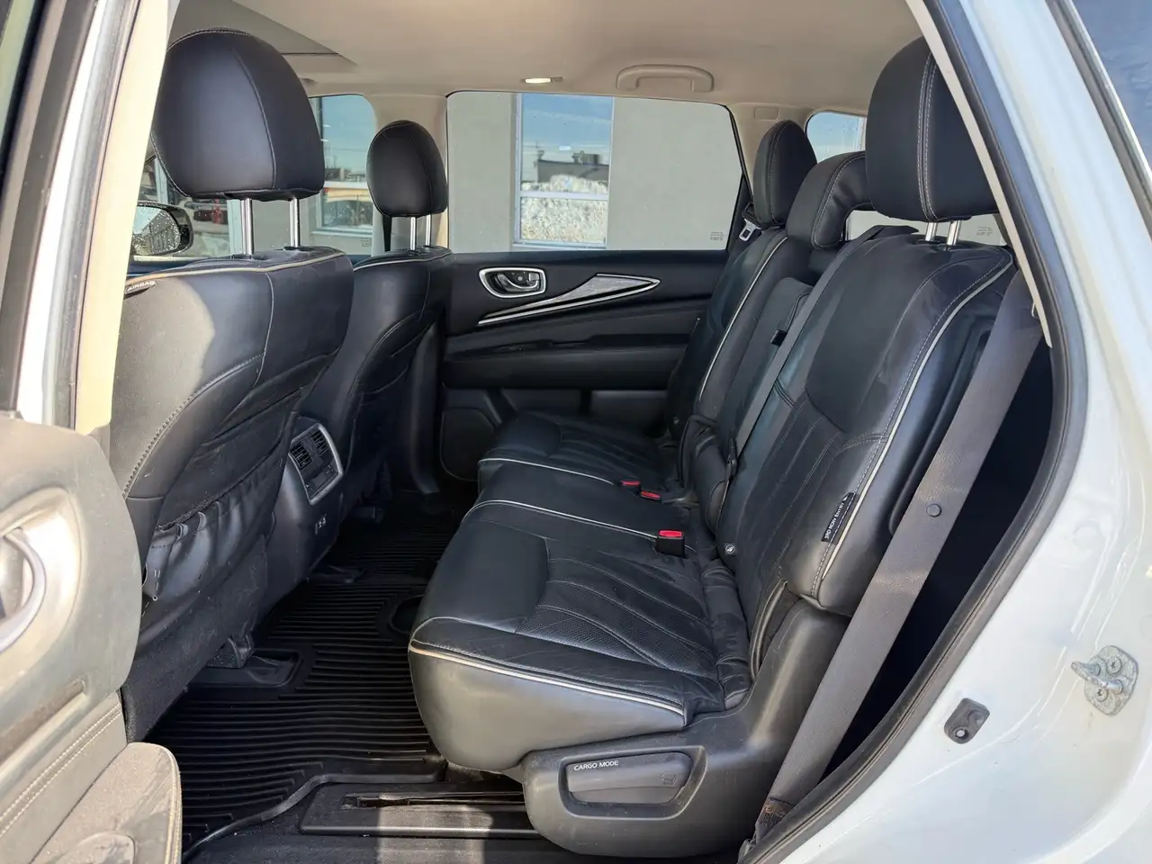 Infiniti QX60 снимка Infiniti QX60