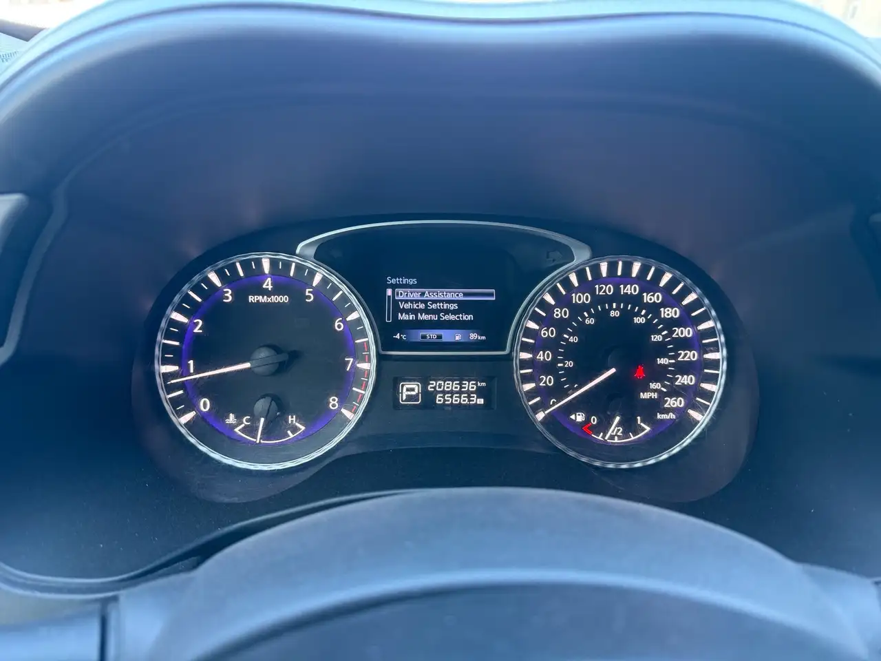 Infiniti QX60 снимка Infiniti QX60