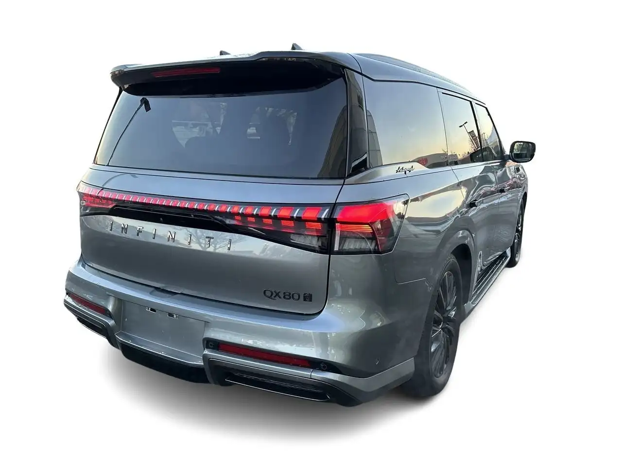 Infiniti QX80 снимка Infiniti QX80