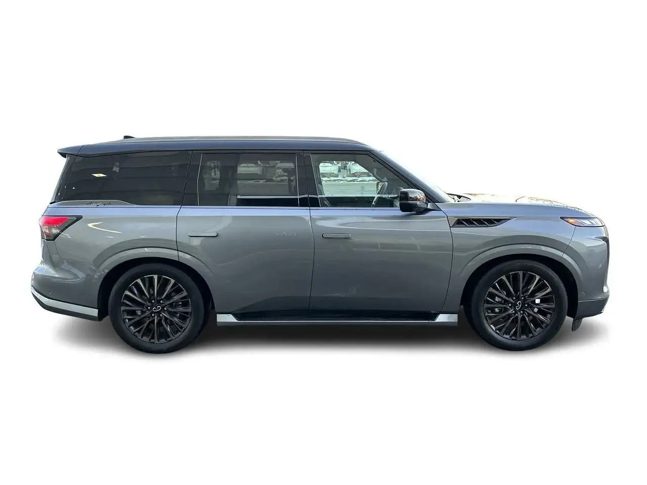 Infiniti QX80 снимка Infiniti QX80