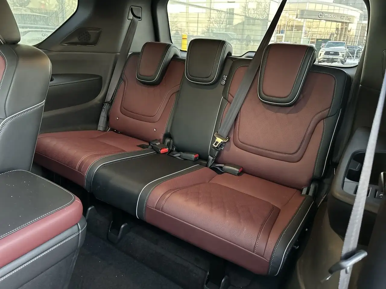 Infiniti QX80 снимка Infiniti QX80