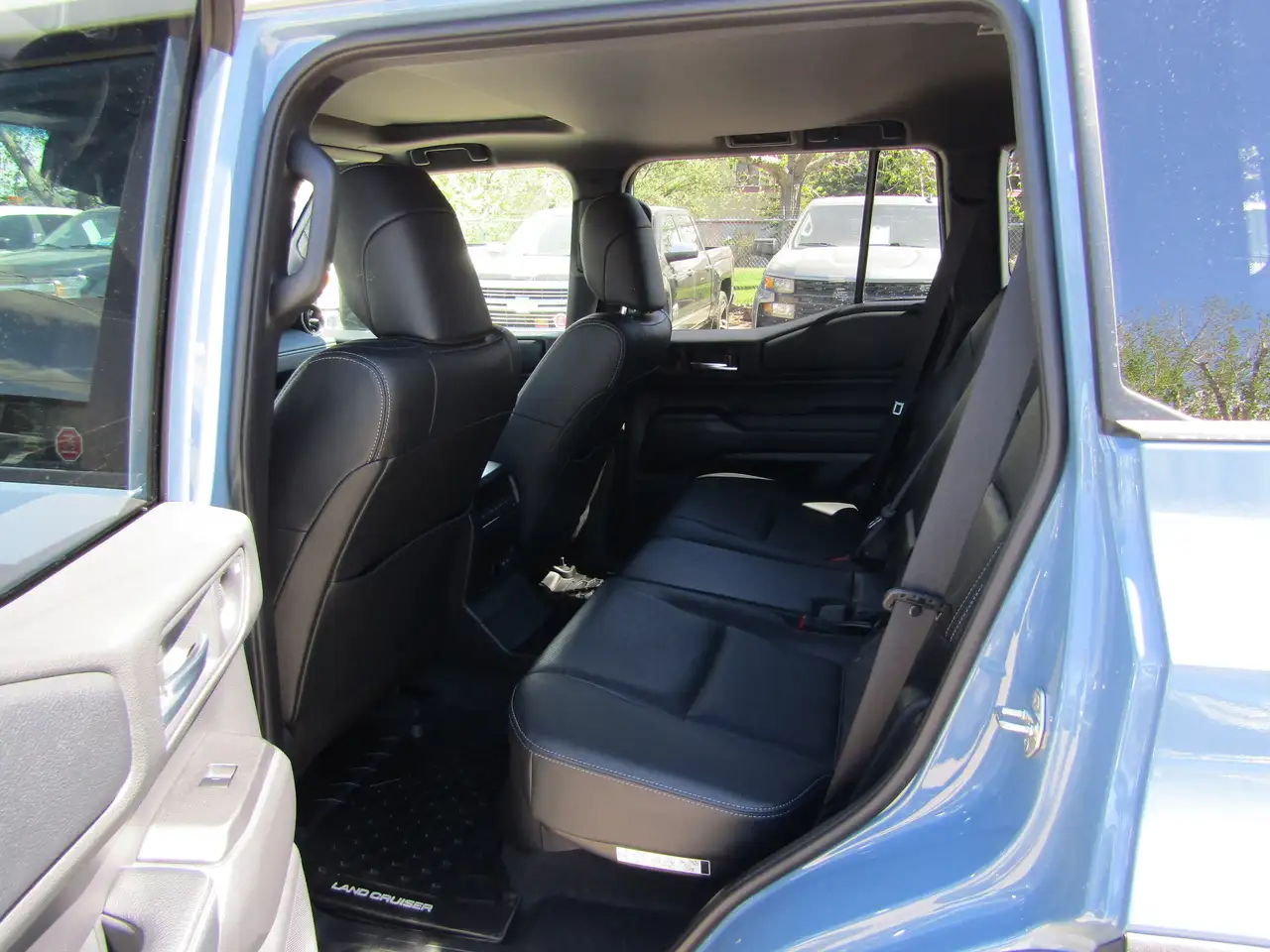 Toyota Land Cruiser снимка Toyota Land Cruiser