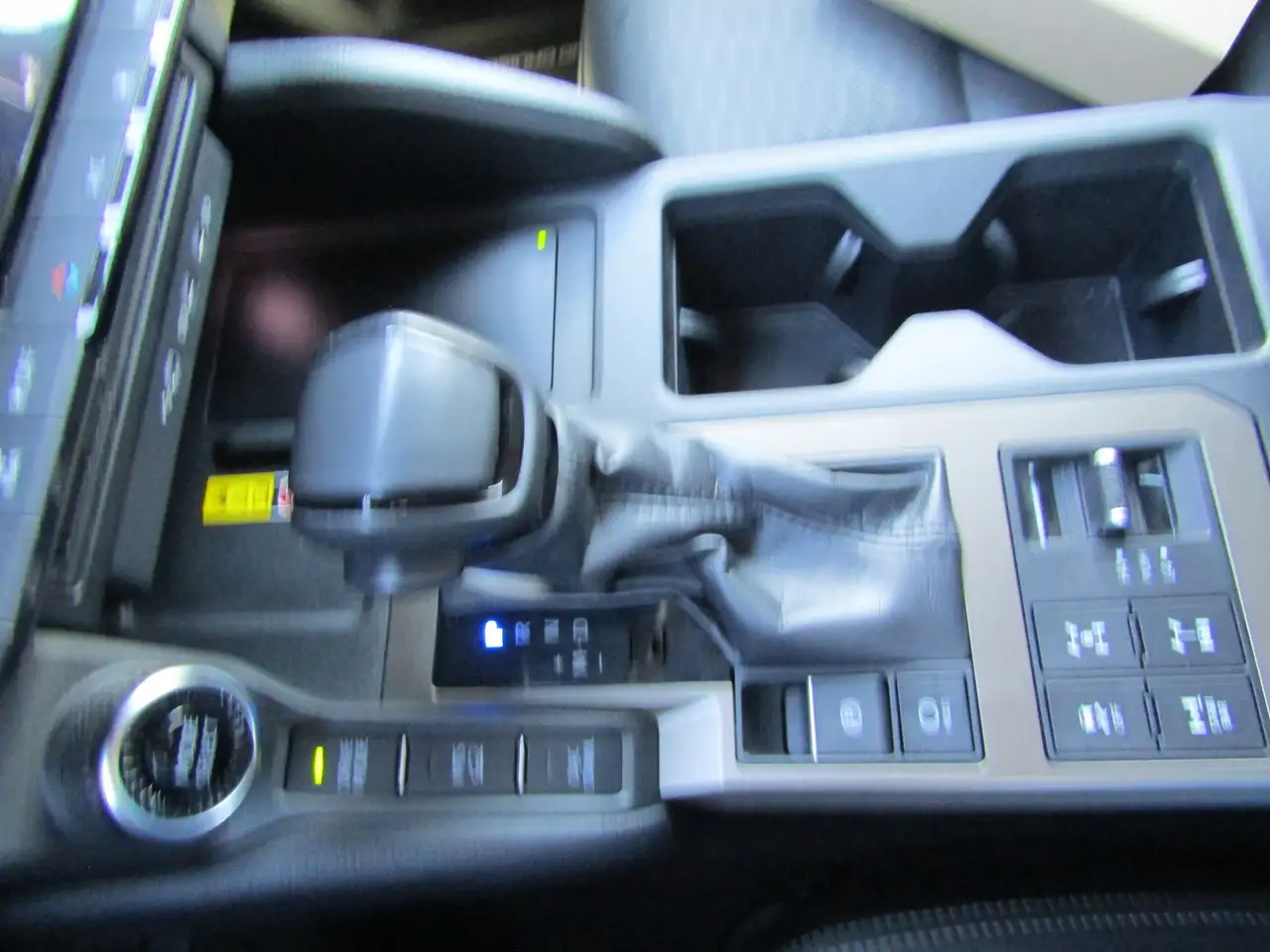 Toyota Land Cruiser снимка Toyota Land Cruiser