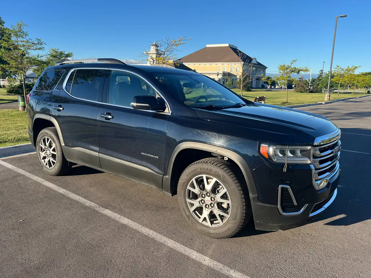 GMC Acadia photo GMC Acadia