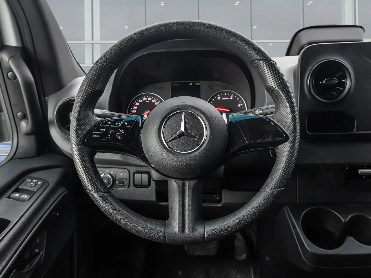 Mercedes-Benz Sprinter photo Mercedes-Benz Sprinter