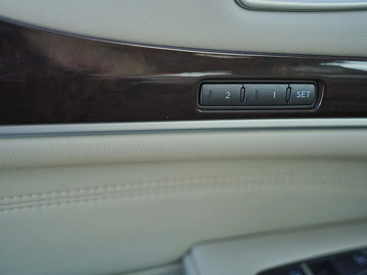 Infiniti QX60 fotografie Infiniti QX60