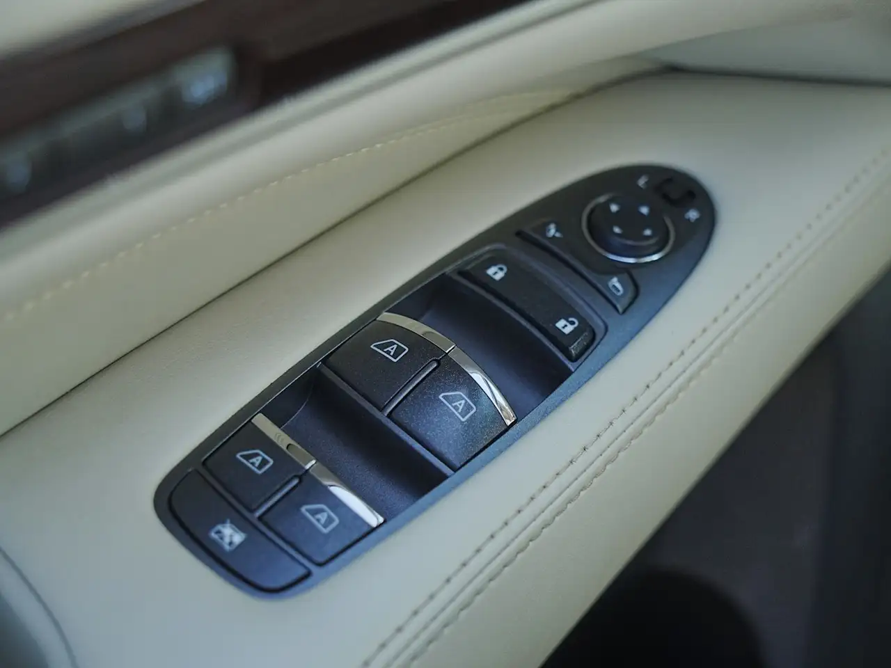 Infiniti QX60 fotografie Infiniti QX60