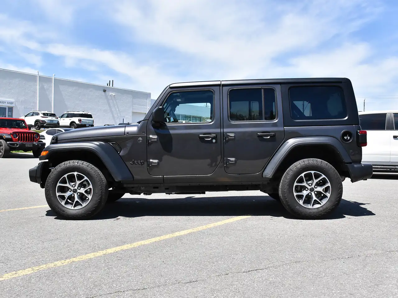 Jeep Wrangler photo Jeep Wrangler