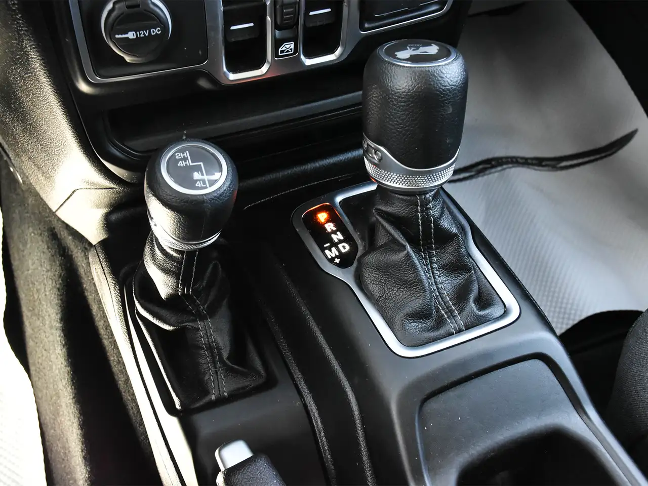 Jeep Wrangler photo Jeep Wrangler