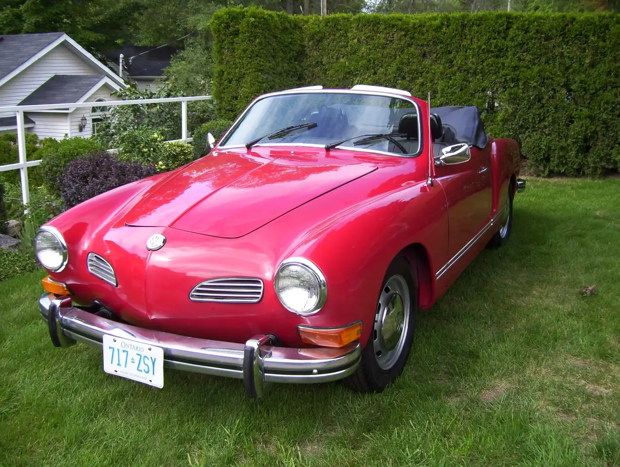 Volkswagen Karmann Ghia снимка Volkswagen Karmann Ghia