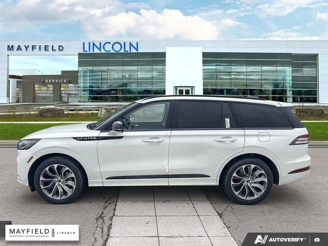 Lincoln Aviator снимка Lincoln Aviator