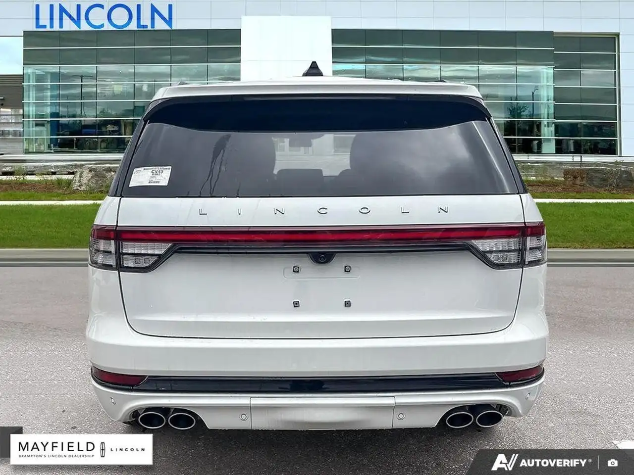Lincoln Aviator снимка Lincoln Aviator