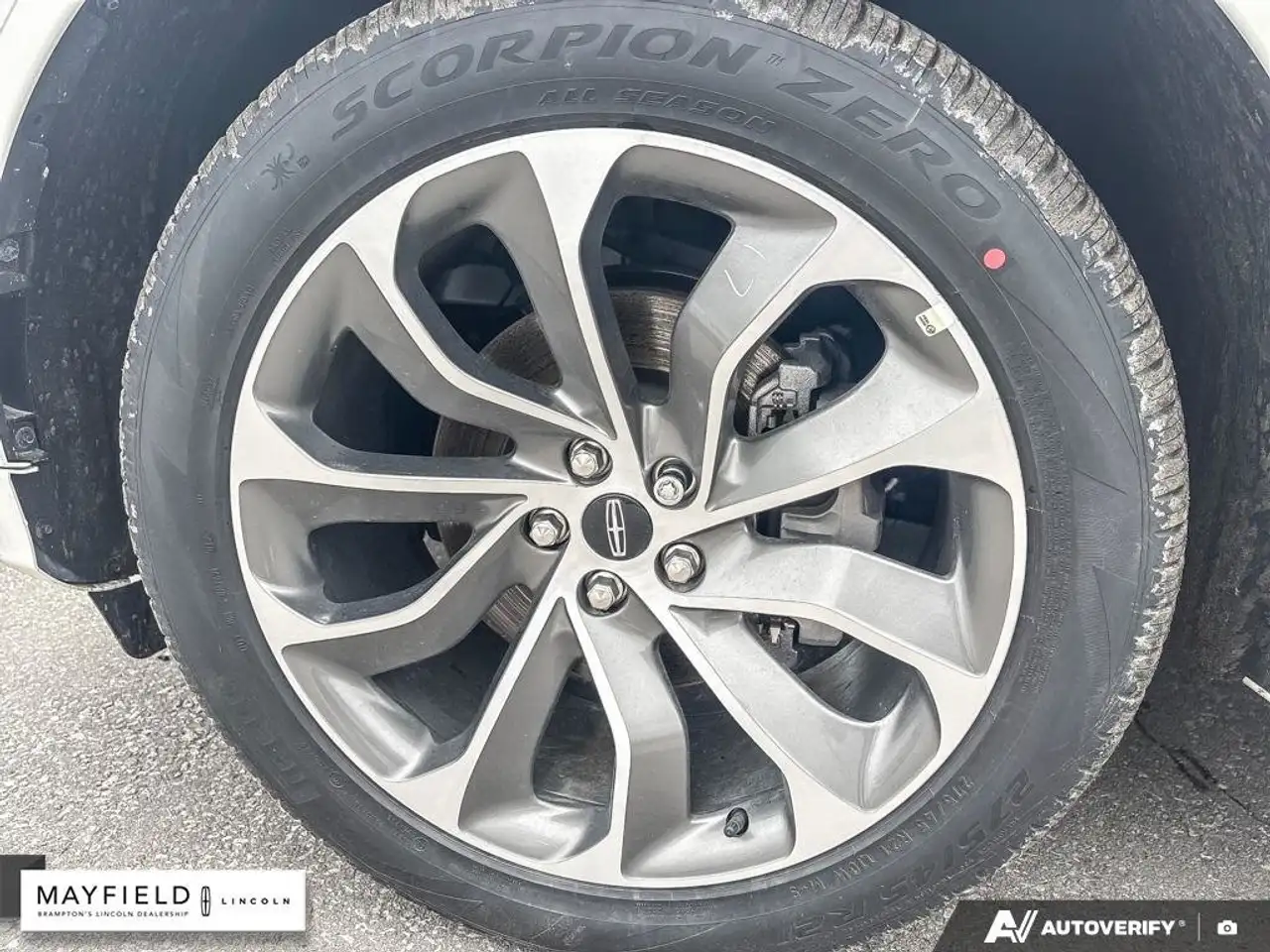 Lincoln Aviator снимка Lincoln Aviator