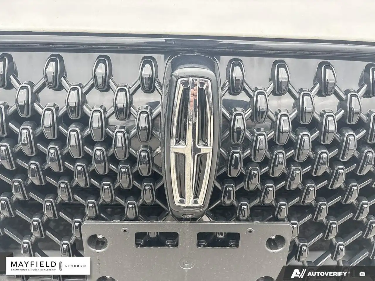 Lincoln Aviator снимка Lincoln Aviator