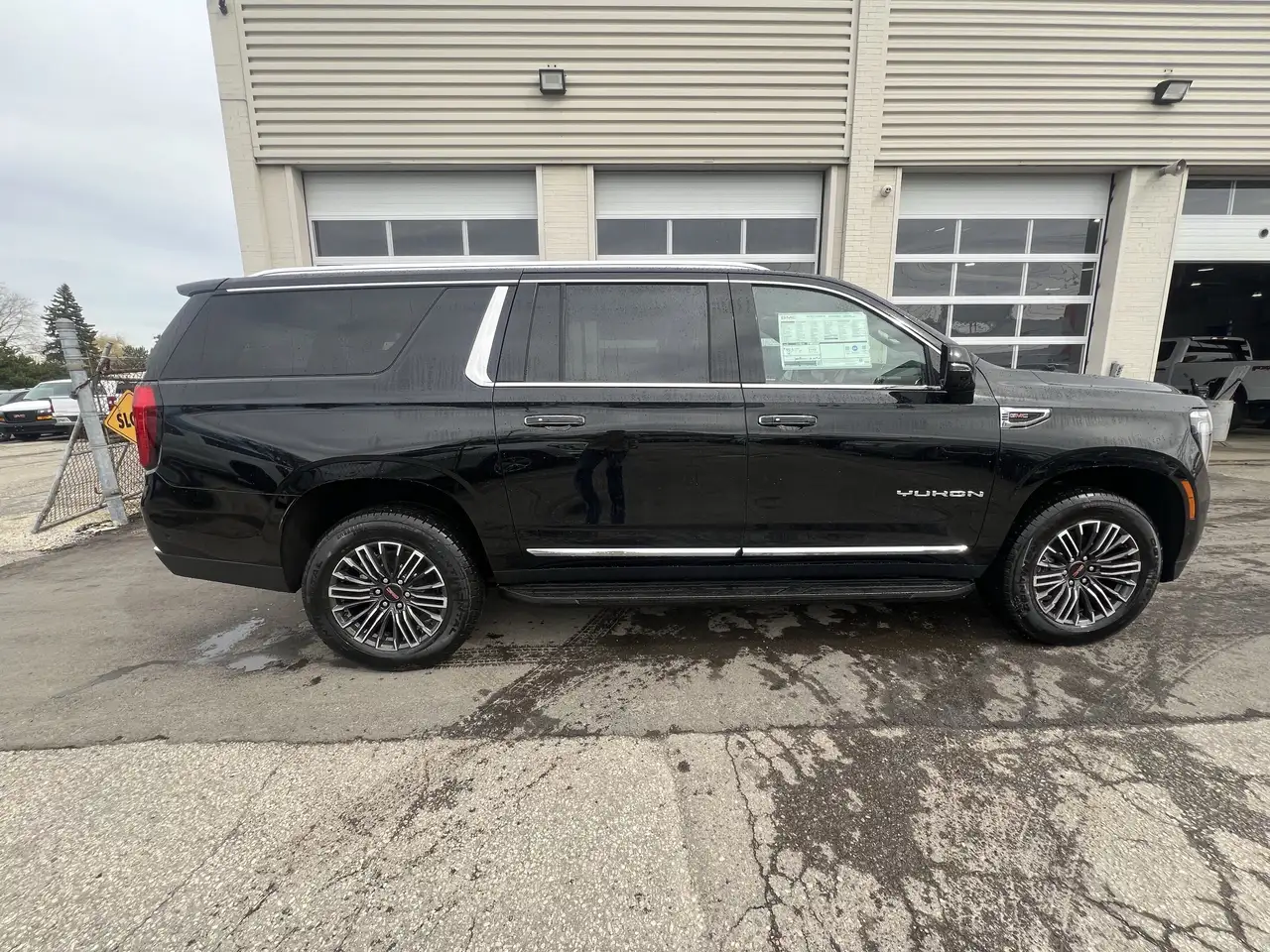 GMC Yukon photo GMC Yukon