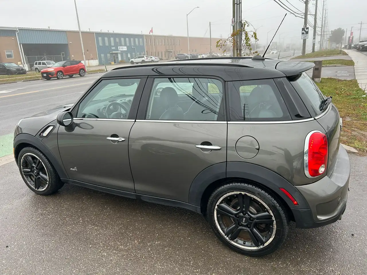 MINI Cooper Countryman снимка MINI Cooper Countryman